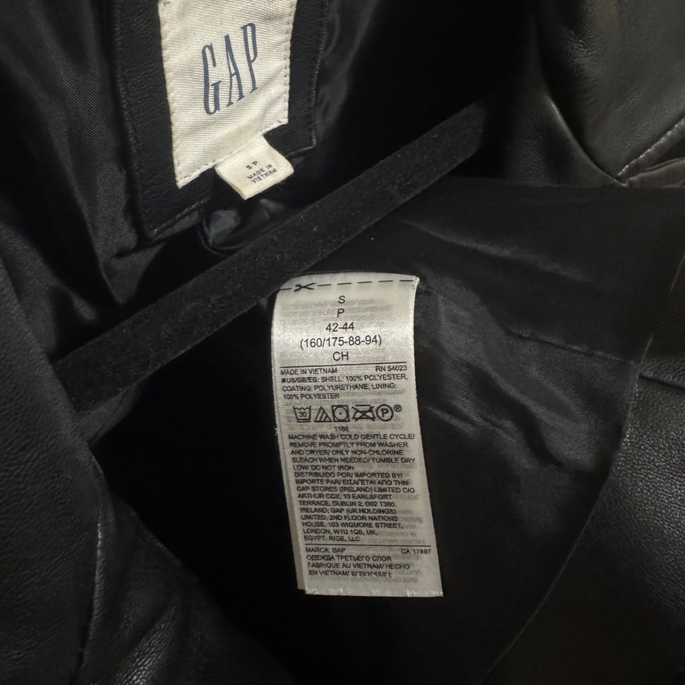 Women’s black faux leather jacket (Gap size small) - Picture 5 of 6